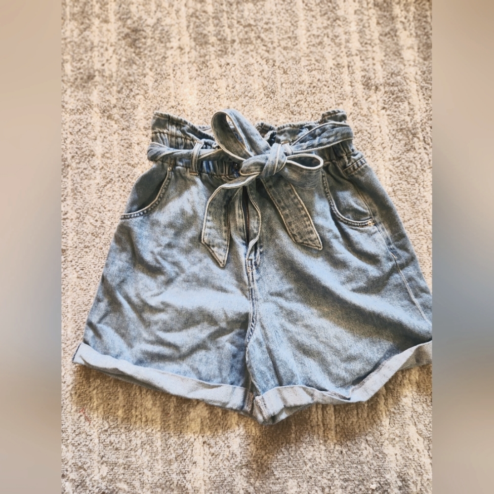 H&M Denim Paperbag Shorts Sz 6